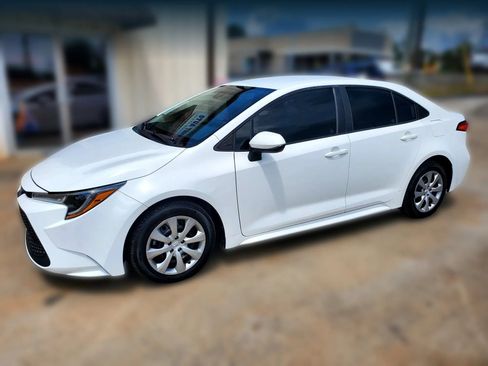 Used 2021 Toyota Corolla LE FWD image 7