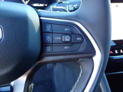 New 2026 Jeep Grand Cherokee Altitude image 16