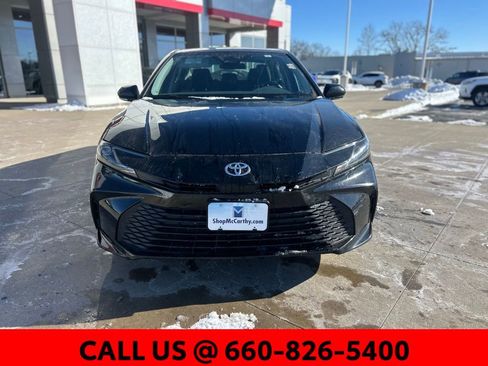 Used 2025 Toyota Camry LE image 2