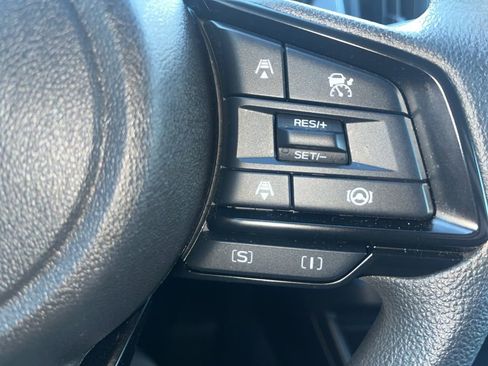 Used 2025 Subaru Crosstrek 2.0i Premium image 17