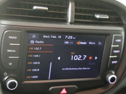 Used 2023 Kia Soul LX w/ LX Technology Package image 5