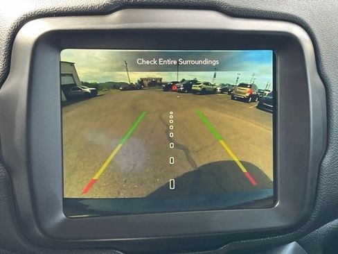 Used 2023 Jeep Renegade Trailhawk AWD/4WD image 19