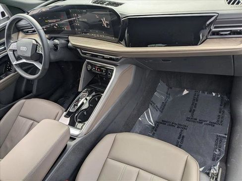 Used 2025 Audi Q5 Premium w/ Convenience Package AWD/4WD image 20