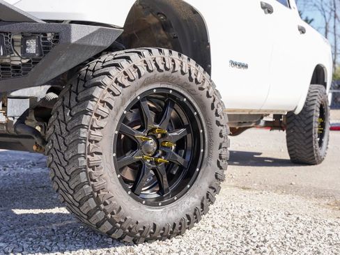 Used 2016 Toyota Tundra SR5 w/ TRD Off Road Package AWD/4WD image 5