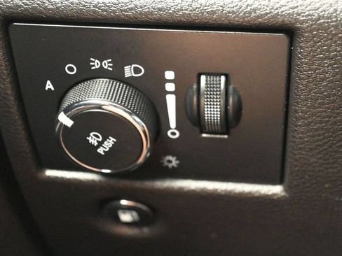 Used 2019 Jeep Grand Cherokee Altitude RWD image 20