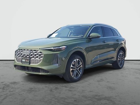 New 2025 Audi Q5 Premium Plus image 2