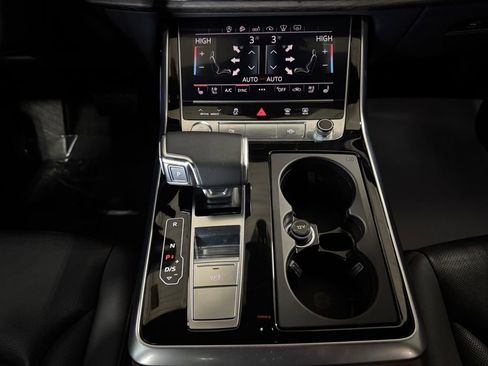 Used 2020 Audi Q7 3.0T Prestige w/ Prestige Package image 18