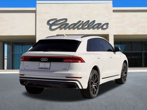 Used 2021 Audi Q8 Prestige w/ Prestige Package image 3