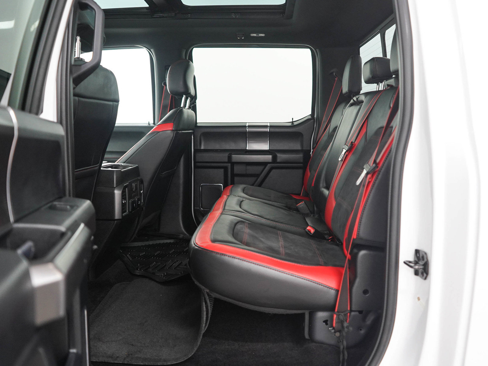 Used 2017 Ford F150 Lariat w/ Equipment Group 502A Luxury AWD/4WD image 19