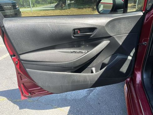 Used 2022 Toyota Corolla LE FWD image 18