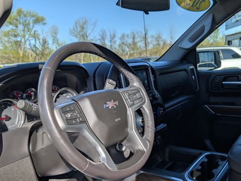 Used 2021 Chevrolet Silverado 1500 LT Trail Boss w/ Bed Protection Package AWD/4WD image 18