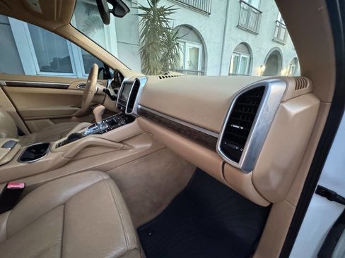 Used 2013 Porsche Cayenne image 24