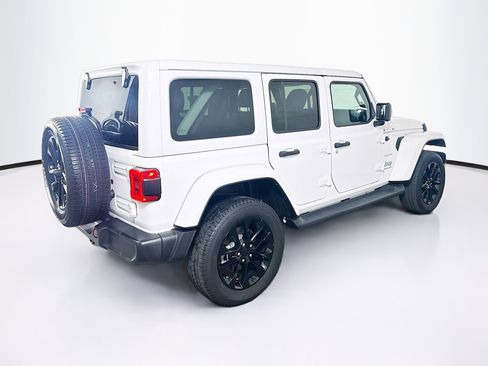 Used 2023 Jeep Wrangler Unlimited Sahara w/ Dual Top Group AWD/4WD image 9