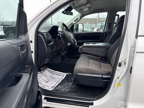 Used 2018 Toyota Tundra SR image 9