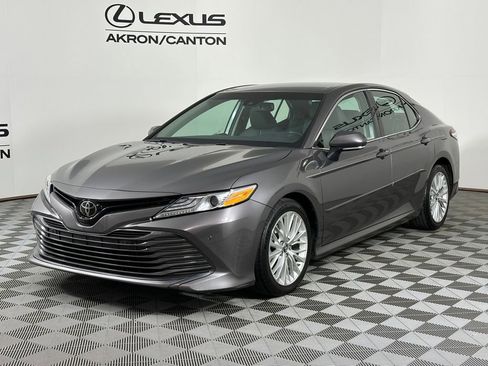 Used 2018 Toyota Camry XLE image 10