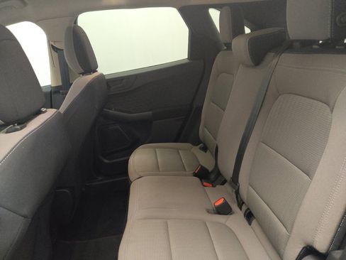 Used 2020 Ford Escape S image 18