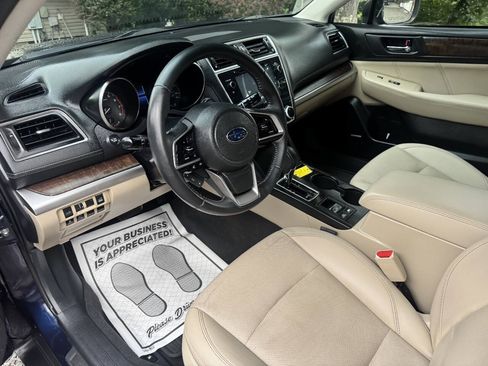 Used 2018 Subaru Outback 2.5i Limited AWD/4WD image 10