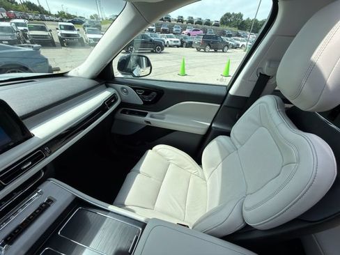 Used 2025 Lincoln Aviator Reserve w/ Equipment Group 201A AWD/4WD image 28