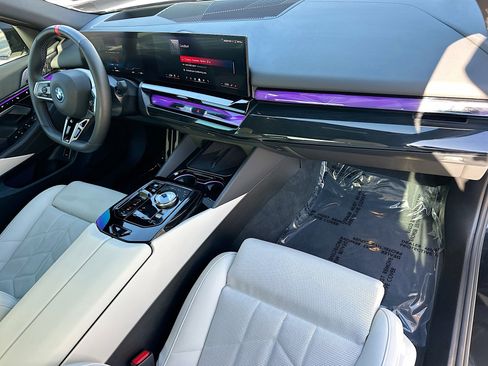 Used 2024 BMW i5 M60 w/ Premium Package image 34