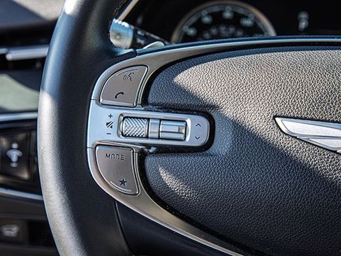 Used 2025 Genesis GV70 2.5T image 9