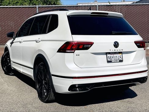 Certified 2022 Volkswagen Tiguan SE R-Line FWD image 10
