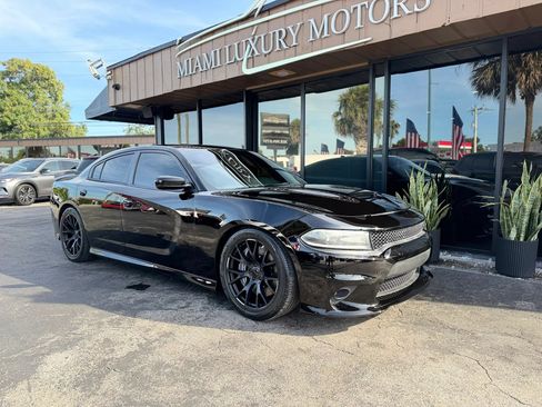 Used 2017 Dodge Charger R/T Scat Pack w/ Dynamics Package RWD image 3