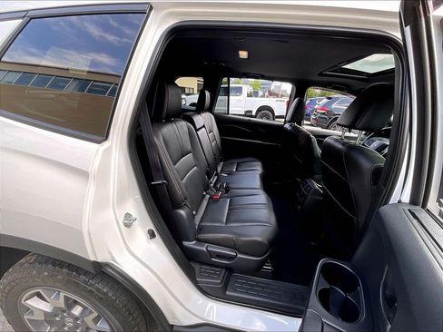 Used 2023 Honda Passport TrailSport image 16