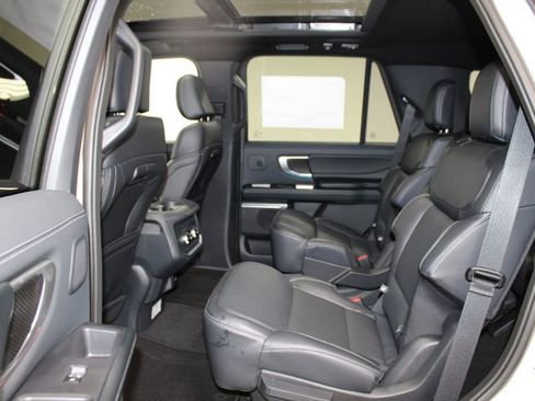 New 2025 Ford Expedition Platinum w/ Stealth Performance Package image 27