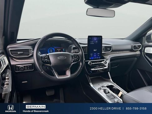 Used 2024 Ford Explorer Platinum w/ Technology Package AWD/4WD image 8