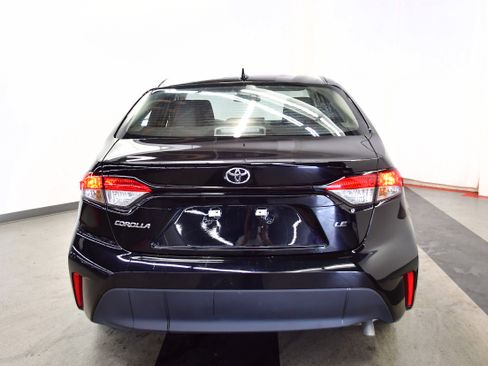 Used 2025 Toyota Corolla LE image 6