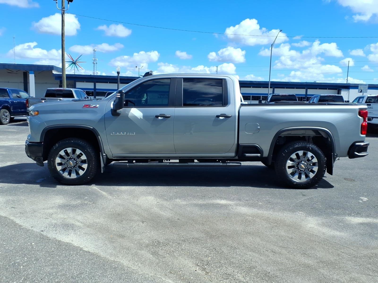 Used 2025 Chevrolet Silverado 2500 Custom w/ Custom Value Package AWD/4WD image 2