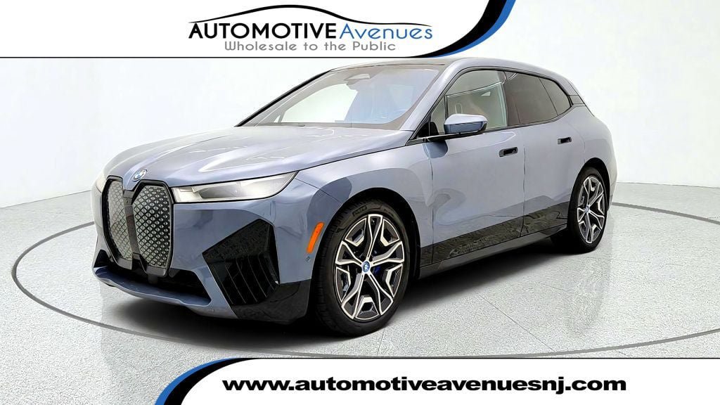 Used 2025 BMW iX xDrive50 w/ Premium Package AWD/4WD image 1