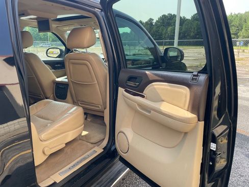 Used 2013 GMC Yukon XL Denali RWD image 20
