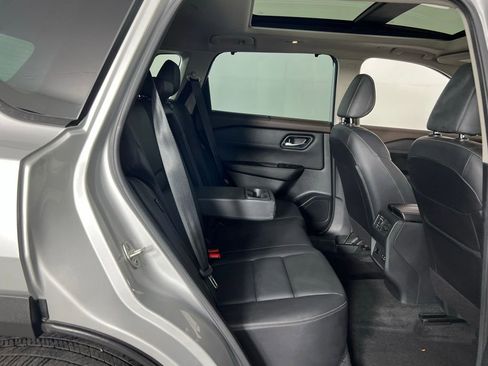 Used 2023 Nissan Rogue SL w/ SL Premium Package image 30