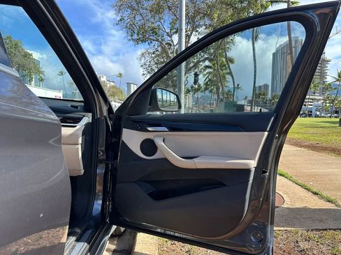 Used 2021 BMW X1 sDrive28i w/ Convenience Package image 14