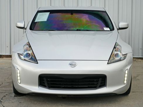 Used 2020 Nissan 370Z Coupe image 34