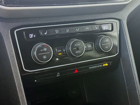 Used 2022 Volkswagen Atlas Cross Sport SE image 17