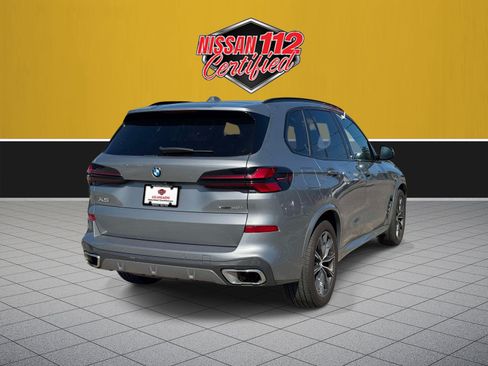 Used 2024 BMW X5 xDrive40i w/ M Sport Package AWD/4WD image 5