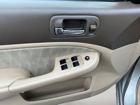 Used 2004 Honda Civic LX image 10