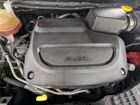 Used 2022 Chrysler Pacifica Touring-L FWD image 12