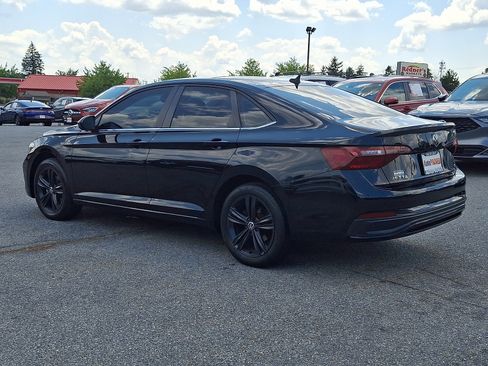Used 2022 Volkswagen Jetta SE FWD image 4