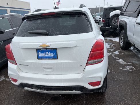 Used 2017 Chevrolet Trax LT w/ LT Convenience Package image 11