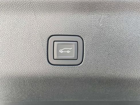 New 2026 Chevrolet Suburban Z71 w/ Comfort Package image 13