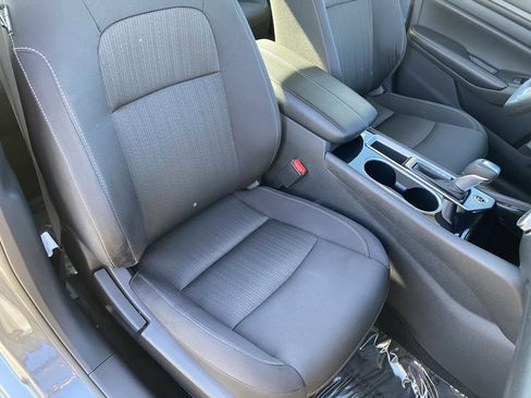 Used 2024 Nissan Altima 2.5 SV image 8