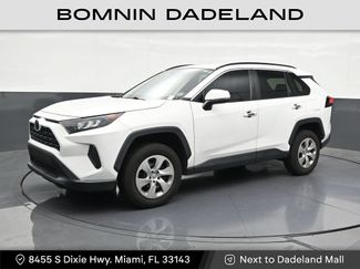 Used 2020 Toyota RAV4 LE FWD video 1
