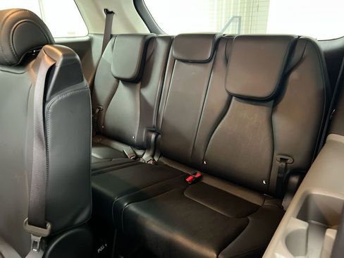 Used 2025 Kia Carnival image 24