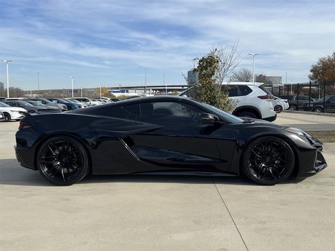 Used 2024 Chevrolet Corvette Z06 w/ Battery Protection Package image 3