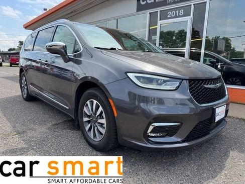 Used 2021 Chrysler Pacifica Limited w/ Uconnect Theater Family Group FWD image 1