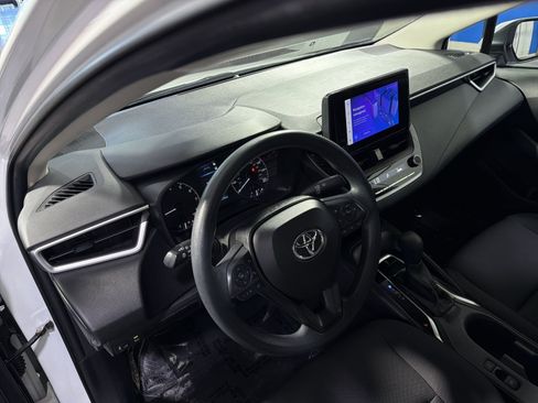 Used 2024 Toyota Corolla LE FWD image 18