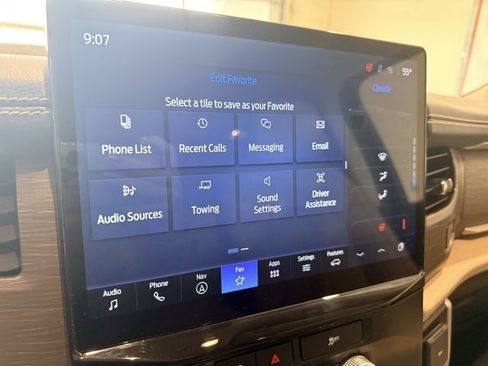 Used 2024 Ford Expedition Limited image 35